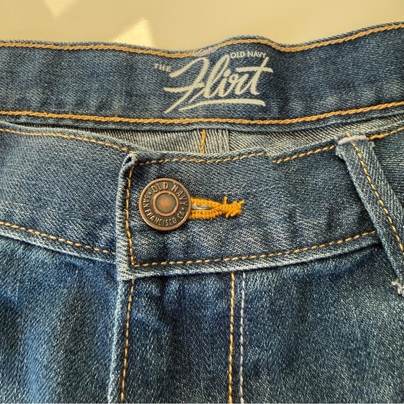 Old Navy The Flirt Blue Jean Shorts Size 10 Classic Cut Off  and Frayed Hem - Picture 3 of 8